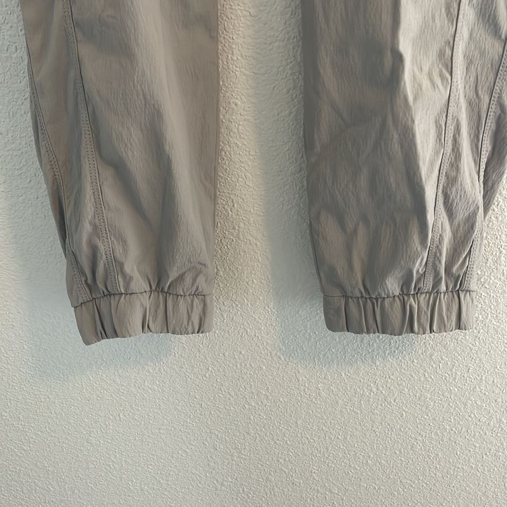 Athleta Light Weight Active Capris - image 6